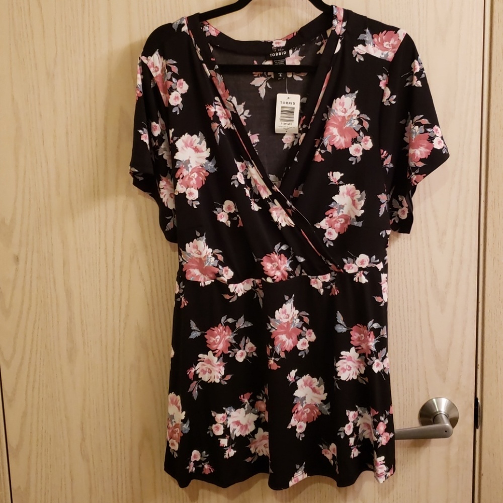 Torrid floral blouse